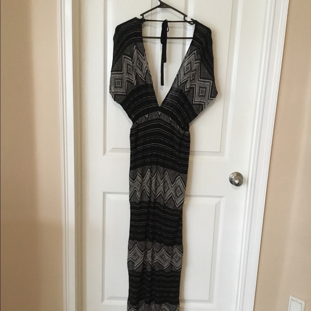 Michele et Muchette Black and Gold Coverup - NWT